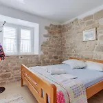 Apartment Tomo